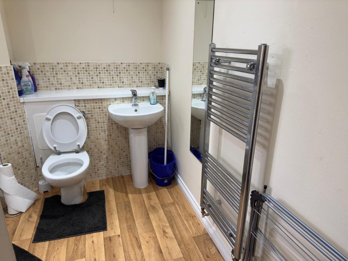 Lovely 2 Bedroom Family Holiday Home Thamesmead  Exterior foto