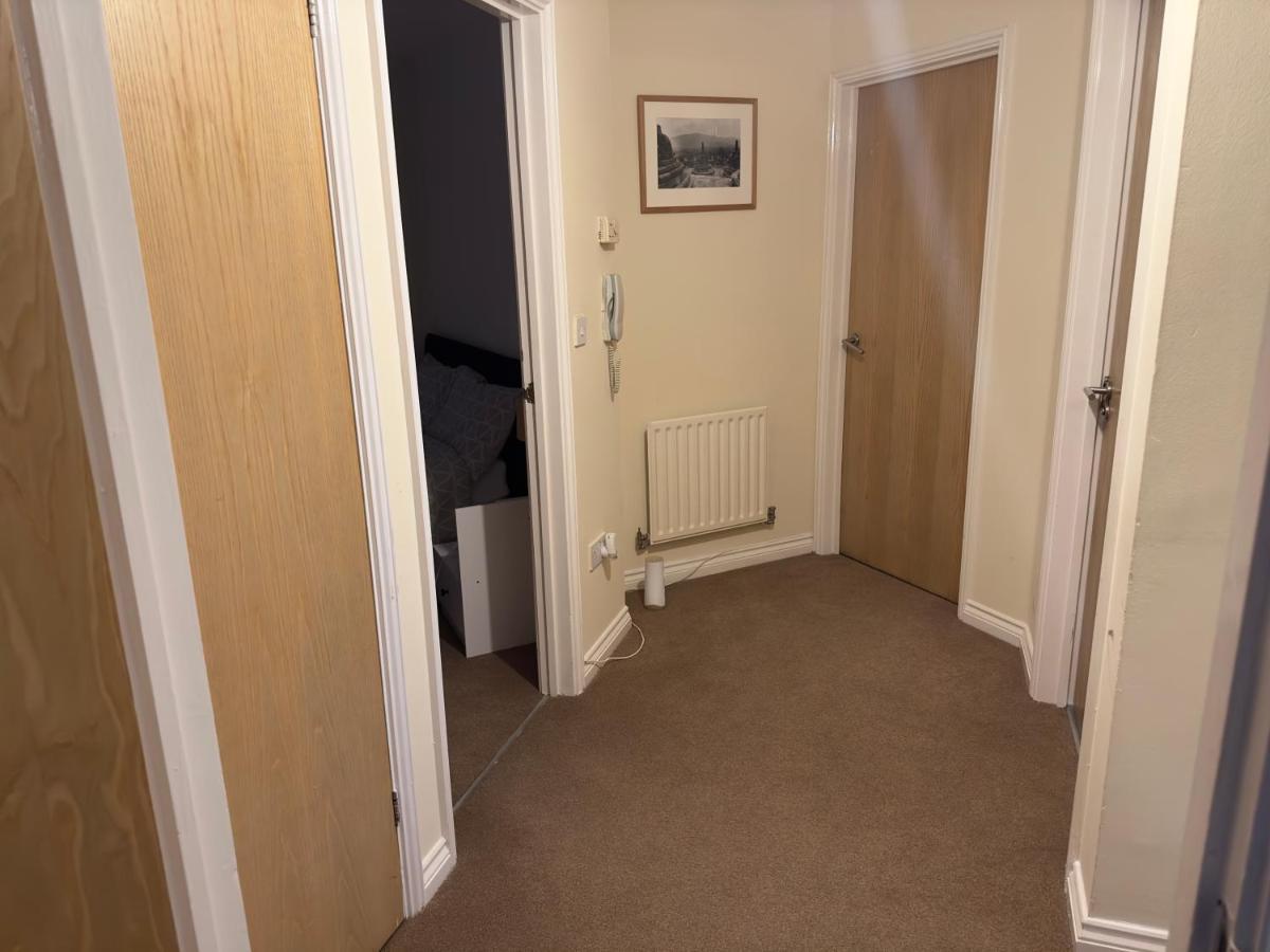 Lovely 2 Bedroom Family Holiday Home Thamesmead  Exterior foto