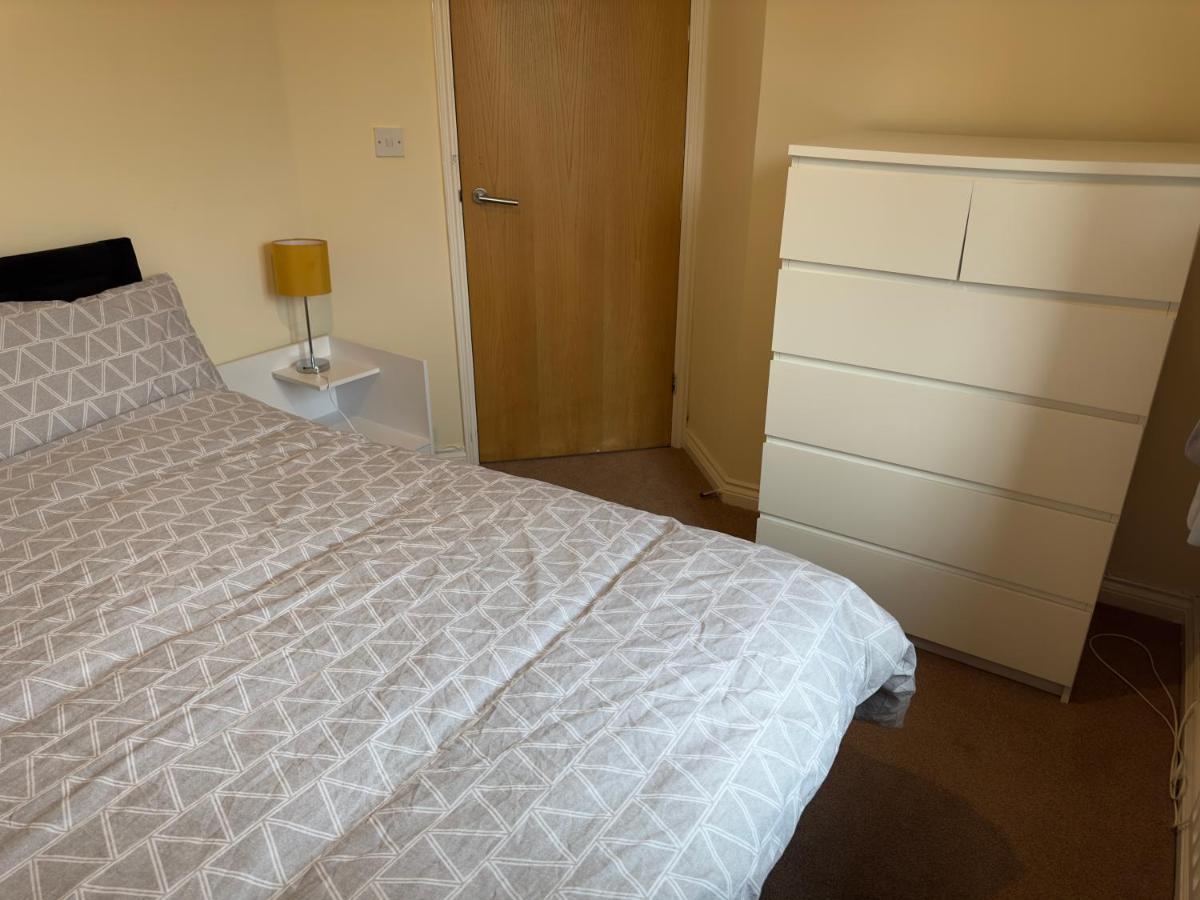 Lovely 2 Bedroom Family Holiday Home Thamesmead  Exterior foto