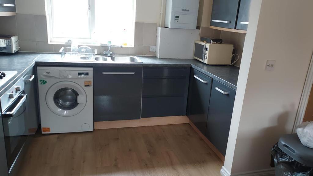 Lovely 2 Bedroom Family Holiday Home Thamesmead  Exterior foto